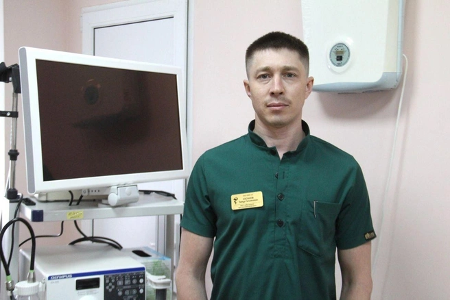 Заведующий эндоскопическим отделением ООКБ № 2 Тимур Хасанов | Источник: Иван Рейзвих / NGS55.RU