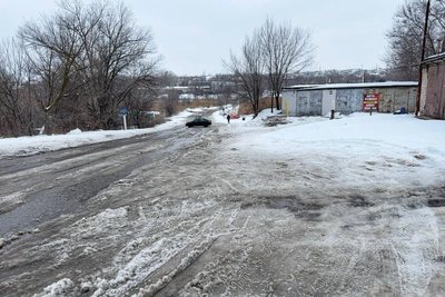 В Волгограде показали закрытую после затопления дорогу