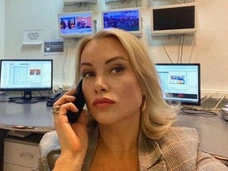 Скандального бывшего редактора Первого канала Марину Овсянникову отравили в Париже