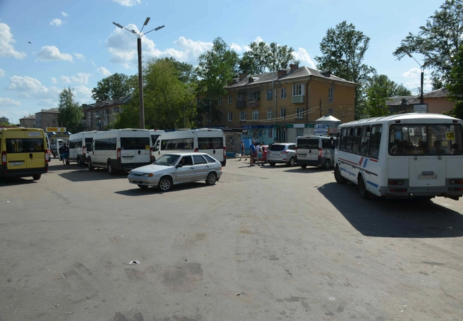 На круге в поселке Строитель запретят остановку авто | ya62.ru