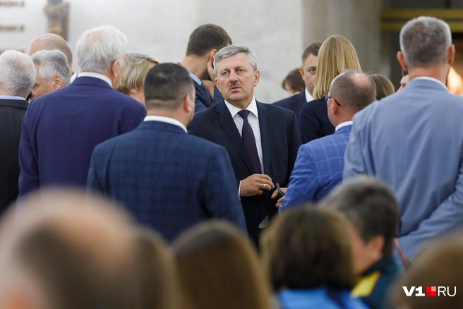 Нынешнего главу Волгограда Владимира Марченко депутаты пока хотят наградить только грамотой президента России | Источник: Алексей Волхонский