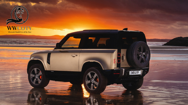 Фото №1 - Внедорожник Land Rover Defender стал лучшим автомобилем 2021 года