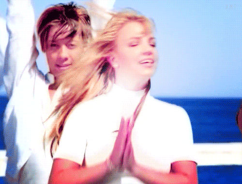 7 причин, почему Бритни Спирс – главная fashion-икона 90-х