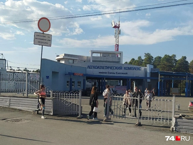 Пока машин нет — это тротуар | Источник: читатель 74.RU