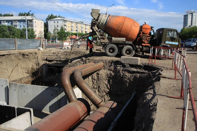 Сейчас завершаются ремонтные работы на улицах Матросова, Бограда, Вавилова и на проспекте Красноярский рабочий. В общей сложности ремонт теплосетей пройдет на трех десятках участков.