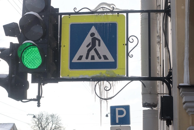 Мужчина переходил проезжую часть в неустановленном месте | 142.ru