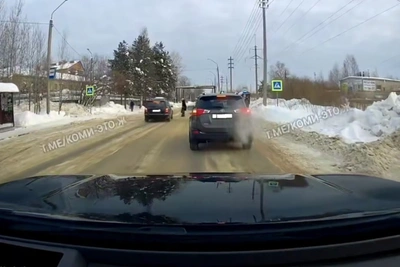 В Сыктывкаре водитель Mercedes грубо нарушил ПДД