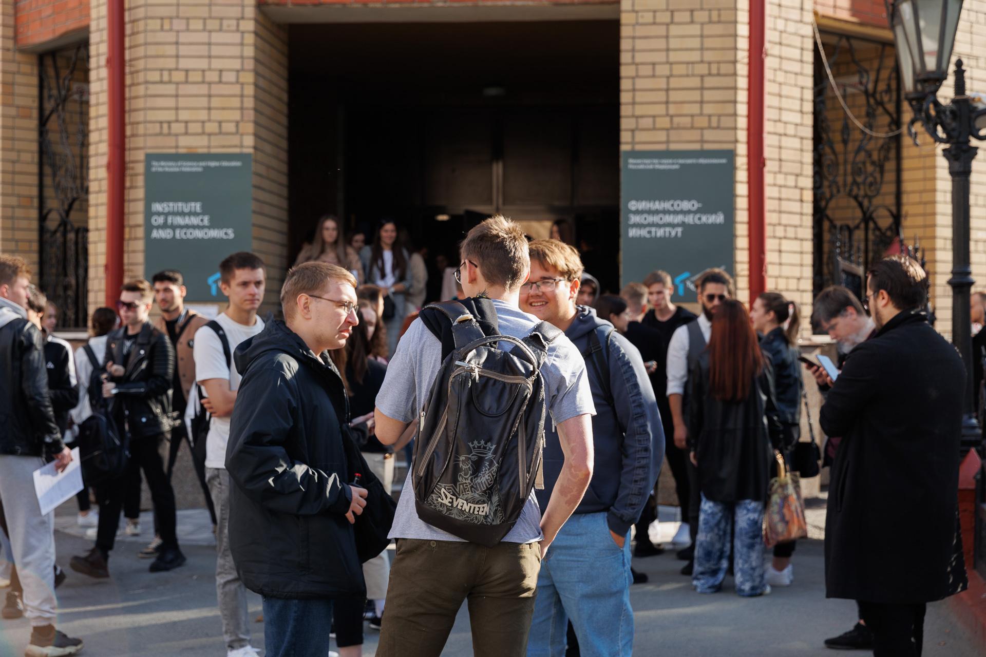 В Госдуме обсудят возможность распределения выпускников вузов на рабочие  места - 4 апреля 2024 - 72.ру