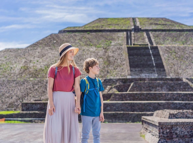 Студент случайно обнаружил затерянный в джунглях древний мексиканский город и пирамиды майя