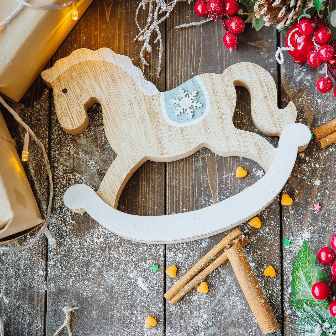 Красная Огненная Лошадь уже мчится: в чем встречать 2026-й, что поставить на стол и какие приметы нельзя нарушать