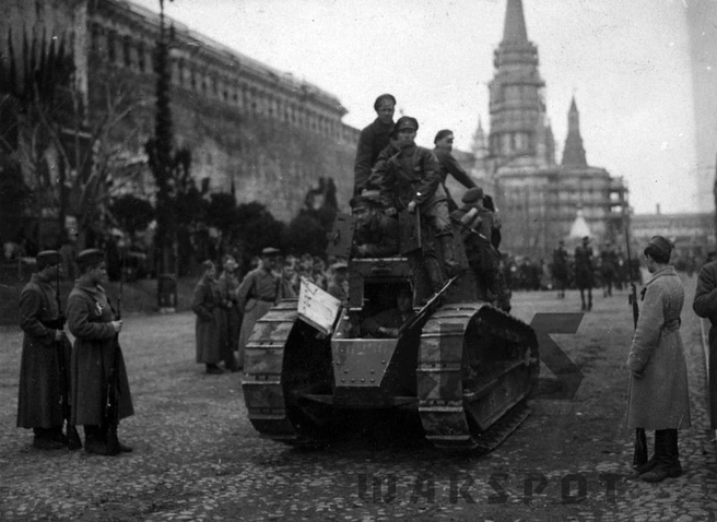 Первый отечественный танк в Москве в 1919 году | Источник: krsormovo.nnov.ru