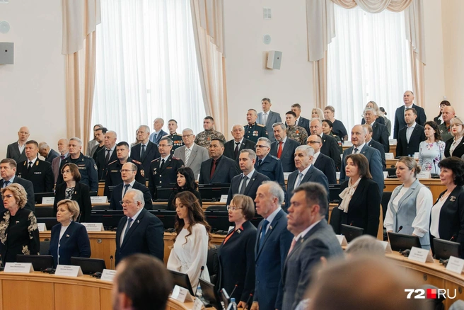 В этот раз в зале было много людей. После отчета Моор ответил всего лишь на один вопрос, зато выслушал слова поддержки от депутатов  | Источник: Ирина Шарова / 72.RU