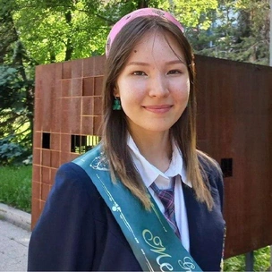 В Казахстане выделили гранты абитуриенткам, которые собирались судиться с Миннауки из-за нарушения их прав