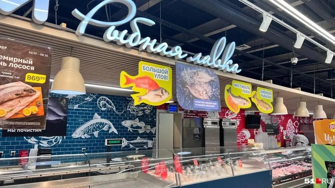 Не сказать, что у прилавков не протолкнуться от покупателей | Источник: Александра Балаба