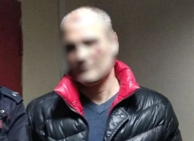В Рязани пьяный мужчина зарезал соседа | ya62.ru