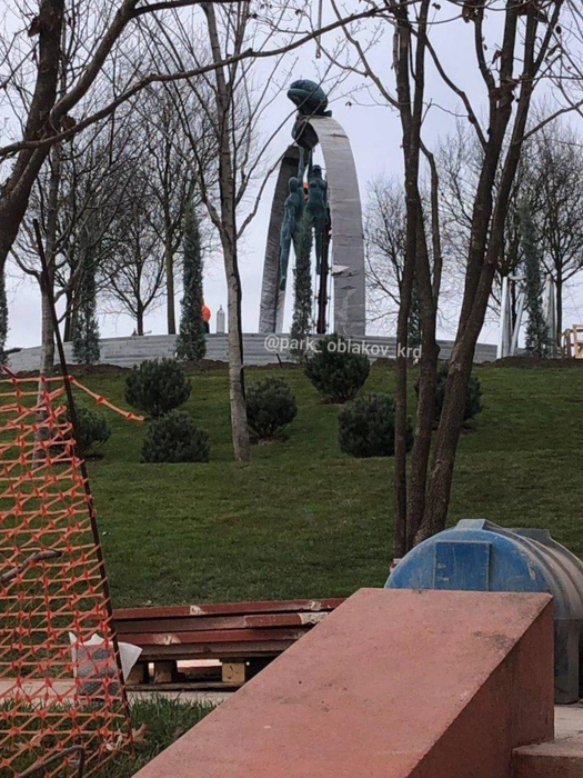 Источник: @malk_elina; parkgalitckogo / T.me