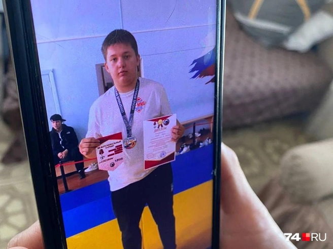 Данил занимался единоборствами и был довольно крупным для своего возраста | Источник: Ольга Козлова 