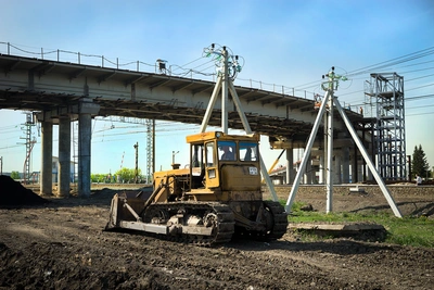 В Омской области ищут машиниста бульдозера до 120 тысяч