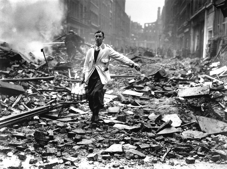 82 года назад Лондон подвергся массовым бомбардировкам