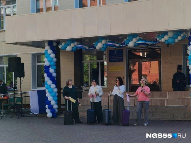 Классные руководители выпускников | Источник: Екатерина Шрайнер / NGS55.RU