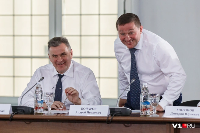 На совещании губернатор мог и улыбнуться | Источник: Алексей Волхонский / V1.RU