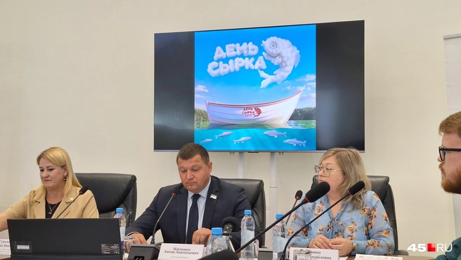 Глава Кургана Антон Науменко угостит первых зрителей фестиваля ухой | Источник: Александр Лисихин / 45.RU 