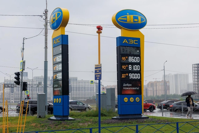 Стоимость топлива в Заречной части города на заправке «Н-1» | Источник: Ирина Шарова / 72.RU 