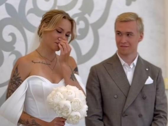 «Салават Юлаев» потерял еще одного холостяка: девушка Алалыкина выложила видео со свадьбы в Казани