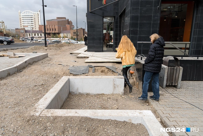 Место, где гламур сталкивается с суровыми пешеходными реалиями | Источник: Мария Ленц / NGS24.RU