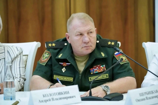 Вячеслав Федорищев предложил наладить взаимодействие районных администраций с организацией ветеранов СВО | Источник: пресс-служба правительства Самарской области