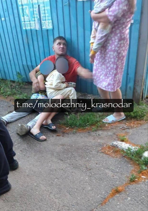 Обвиняемый в убийстве пытался уехать домой, но его поймали местные | Источник: Молодежный l Ейское шоссе l Краснодар / T.me