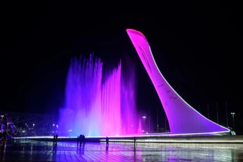 «Пицца за 800 — это перебор»: турист влюбился в сочинский Олимпийский парк, но понравилось ему не всё