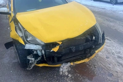 Девушка в такси ранена в ДТП у Сити-парка «Град»