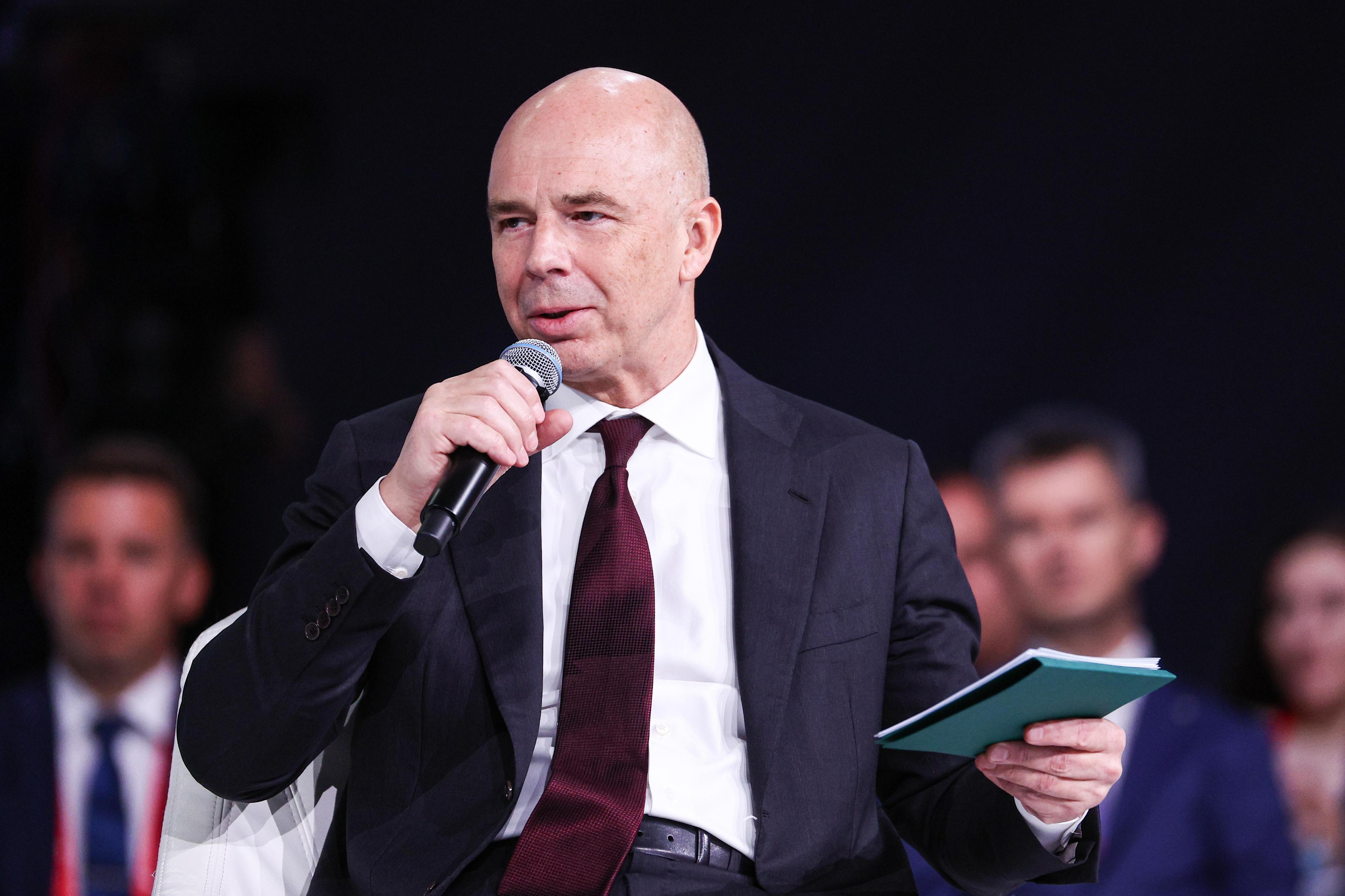 Минфин раскрыл параметры «непростого» бюджета. Он может остановить снижение ключевой ставки до весны