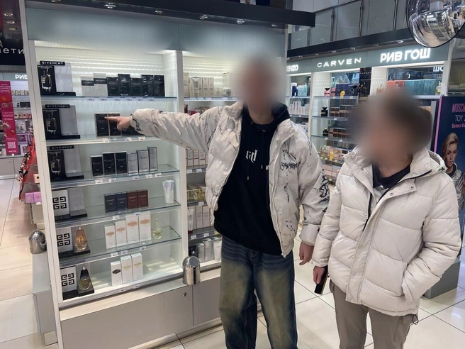 Подростка из Оренбурга подозревают в краже парфюма | Источник: УМВД России по Оренбургской области