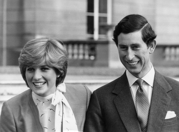 Другой вечный вопрос, который мучает скептиков: что же произошло в отношениях Дианы и принца Чарльза? Почему такая пара, со всех стороны положительная, стала распадаться и почему они не смогли сохранить отношения до конца? 1981 год
