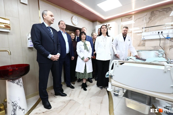 На открытии побывали губернатор Денис Паслер, владелец «Сима-ленда» Андрей Симановский и министр здравоохранения Татьяна Савинова | Источник: Владислав Лоншаков / E1.RU