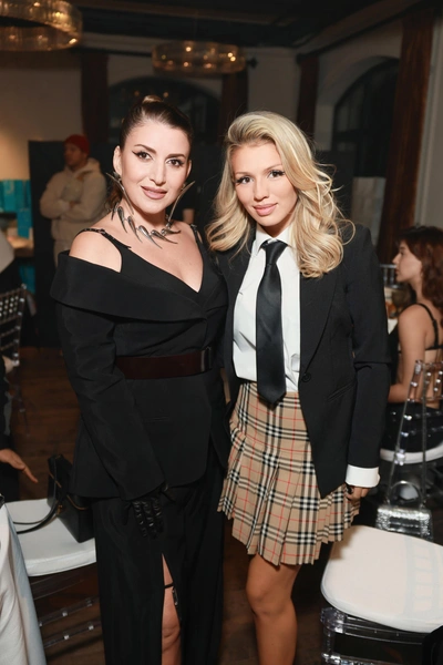 Жасмин и Люся Чеботина | www.starhit.ru