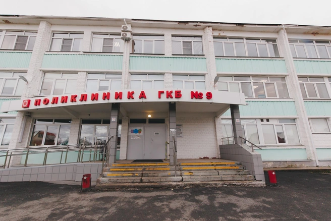 Пациентка открепилась от поликлиники горбольницы № 9, но внезапно ее вернули | Источник: Дарья Пона / 74.RU