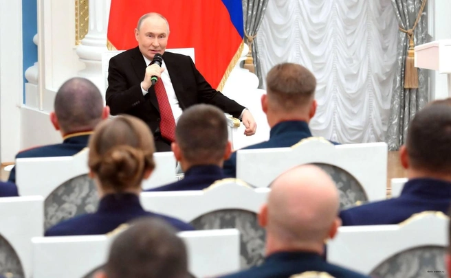 Путин с Героем России Игорем Юргиным раскрыли, сколько Франций поместится в Якутии | Источник: Минпросвещения России / Telegram