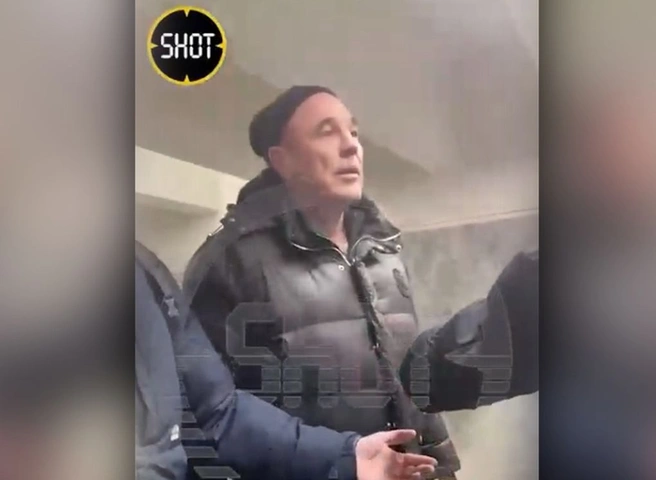 Звезда «Уральских пельменей» Дмитрий Соколов устроил разборки с подростками в метро Екатеринбурга | ya62.ru