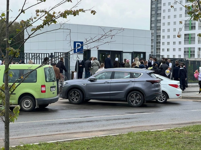 В школу теперь так просто не пройти | Источник: Андрей Бирюков / UFA1.RU
