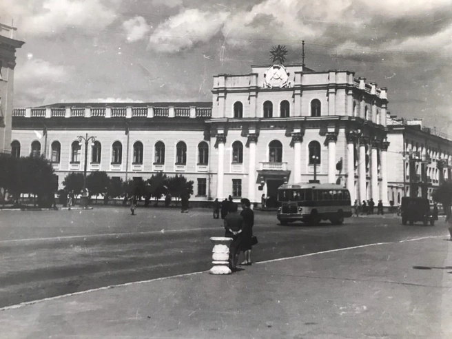Здание Государственного банка СССР на Ленина в 1960 году | Источник: Комитет по делам архивов Курганской области / vk.com