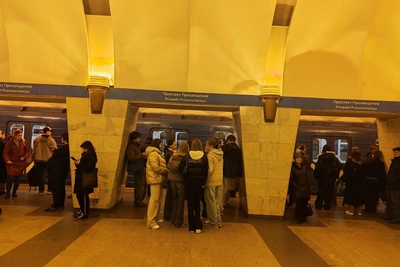 Сбой на синей ветке метро Петербурга: причина