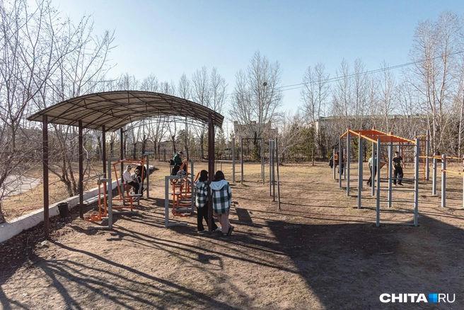 Спортплощадка не пустует | Источник: Олег Фёдоров / CHITA.RU
