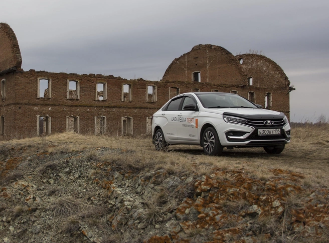 В дилерском центре представлены более 500 новых автомобилей LADA  | Источник: АВТОВЕК
