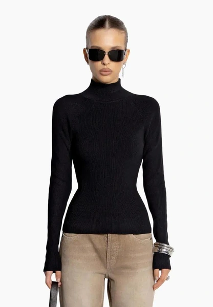 Водолазка по-французски: как выбрать и с чем сочетать самый нужный базовый трикотаж Водолазка по-французски: как выбрать и с чем сочетать самый нужный базовый трикотаж