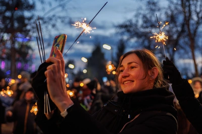 2500 бенгальских огней зажгли в центре Волгограда