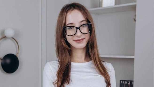 Полина — выпускница школы № 104 | Источник: minobr74 / t.me
