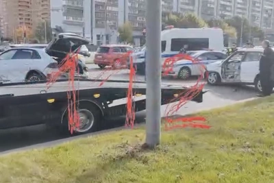 Массовая авария на Ленинском проспекте в Москве